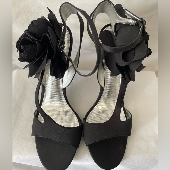 Never worn. Size 10, Black Nina New York sandal - Picture 3 of 4